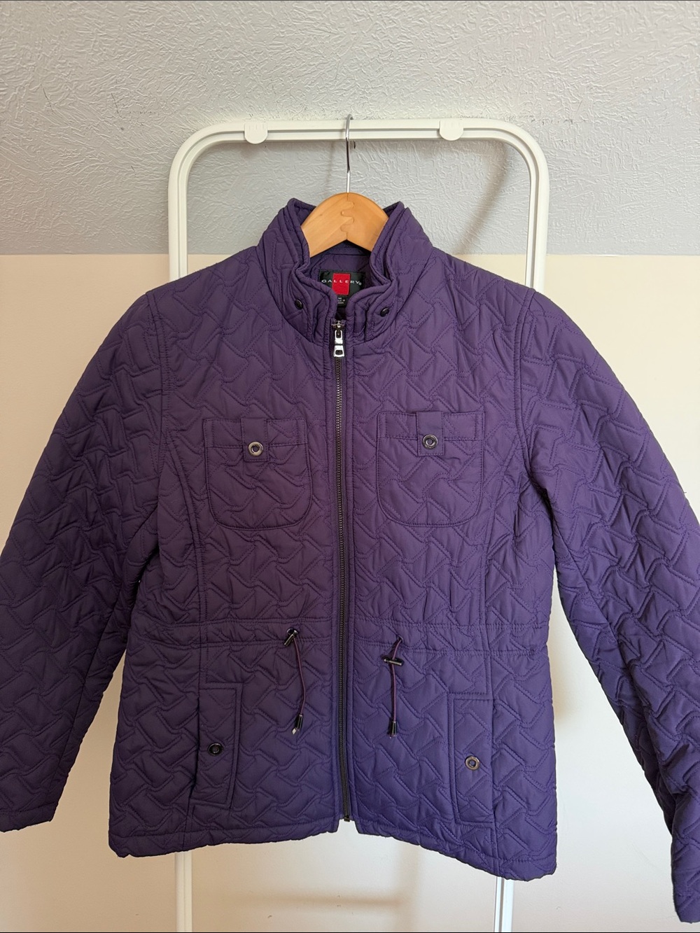 Gallery purple quilter jacket - size medium